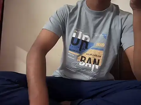 bossyjuicy online show from December 18, 2025, 6:36 pm