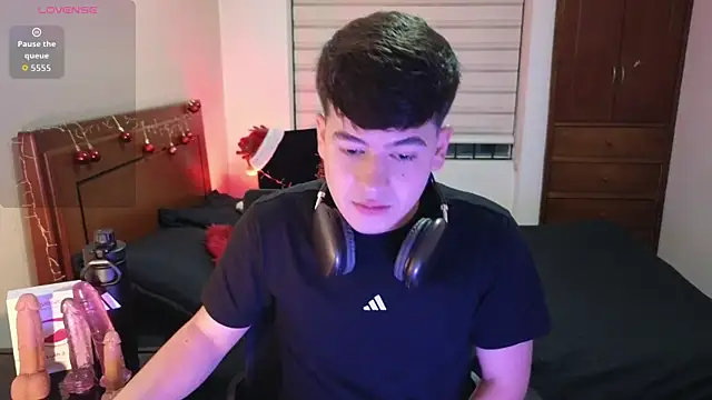 tightncuteass online show from December 1, 2025, 11:21 pm