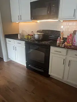 AllesandraLove online show from April 30, 2026, 4:57 pm