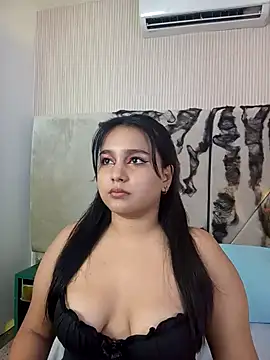 IvannaaVega online show from October 19, 2025, 5:08 am