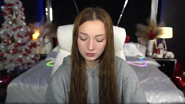 FoxyMayy online show from December 13, 2025, 9:09 pm