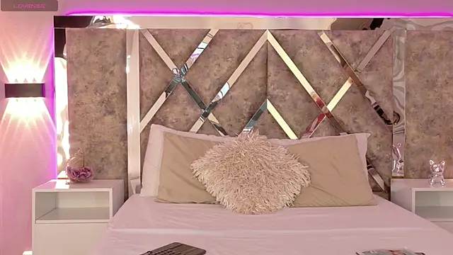 CarolinaaGomezz online show from November 15, 2025, 3:26 am