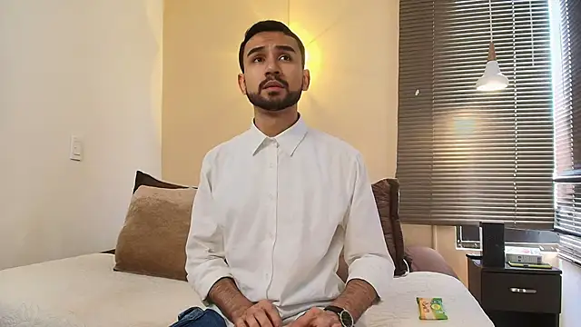 Snapshot of Axel_Moon_S chatting on September 15, 2025, 6:41 pm Axel Moon S online show from September 15, 2025, 6:41 pm