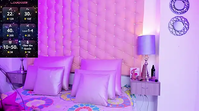 Leslie Bussh  online show from March 6, 2026, 12:12 pm