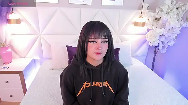 Adara  carter  online show from December 15, 2025, 3:33 am