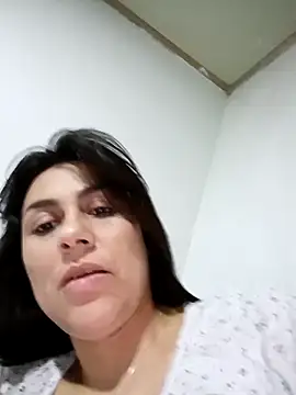 vanessa-titisM online show from November 1, 2025, 12:34 am