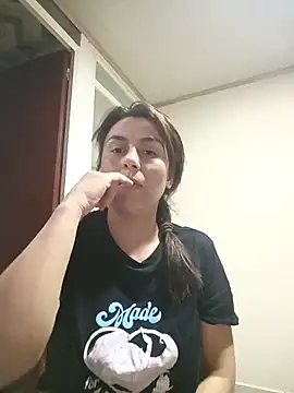 vanessa-titisM online show from April 9, 2026, 3:50 am