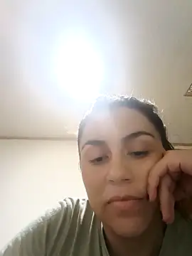 vanessa-titisM online show from May 13, 2026, 1:47 am
