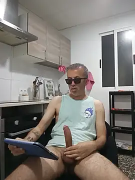 EmilioTaladdro online show from May 27, 2026, 9:12 pm