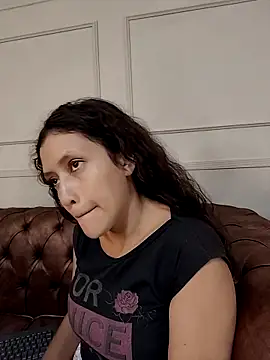 ArielBlossom    online show from October 15, 2025, 11:10 am