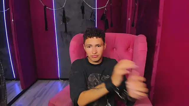 Snapshot of JonnyDarka chatting on October 4, 2025, 10:46 am JonnyDarka online show from October 4, 2025, 10:46 am