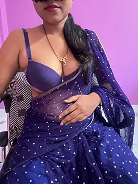 Snapshot of hottylizaa chatting on October 15, 2025, 3:39 am hottylizaa online show from October 15, 2025, 3:39 am