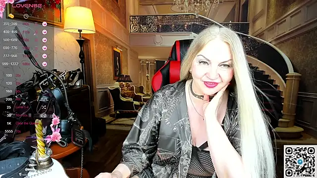 Nina Devillle online show from April 16, 2026, 9:39 pm