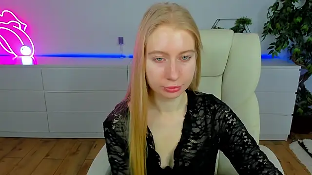 Alina Blonde online show from March 14, 2026, 6:41 am