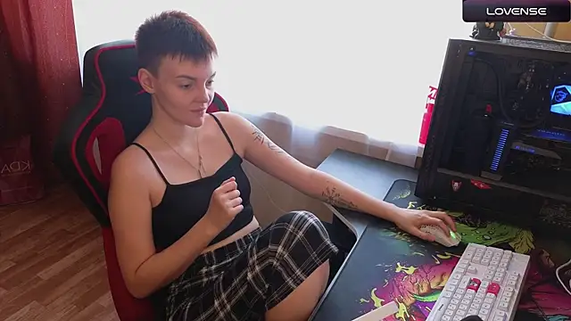 KrisNeal online show from September 19, 2025, 8:49 am