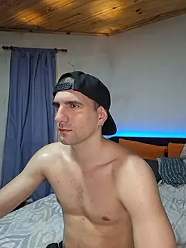 Snapshot of ObeyLust chatting on November 28, 2025, 11:18 pm ObeyLust online show from November 28, 2025, 11:18 pm