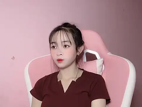 Suna7383 online show from November 5, 2025, 3:12 pm