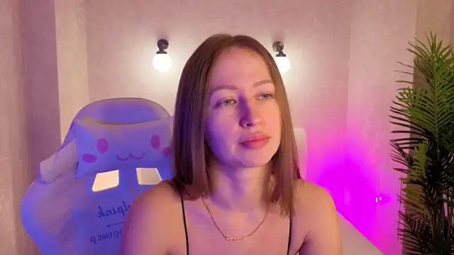 bella li   online show from December 16, 2025, 1:21 am