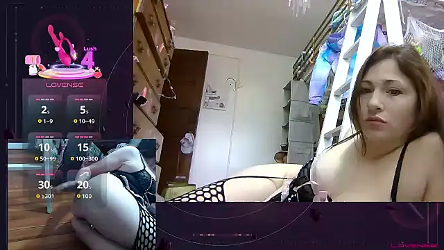 Snapshot of desirex2025 chatting on November 13, 2025, 6:51 pm desirex2025 online show from November 13, 2025, 6:51 pm