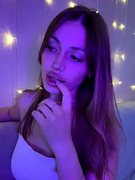 Snapshot of Elizabeth_Tay chatting on October 22, 2025, 5:34 pm Elizabeth Tay online show from October 22, 2025, 5:34 pm