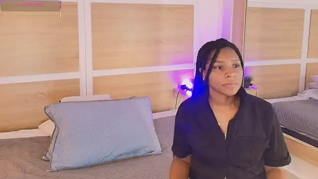 ValeryCortezm online show from October 30, 2025, 1:23 pm