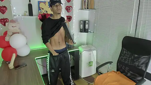 xxKamadevaxx online show from September 22, 2025, 12:51 pm