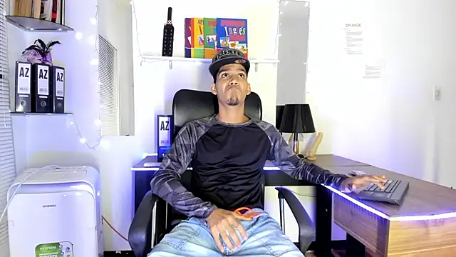 xxKamadevaxx online show from November 21, 2025, 12:37 pm