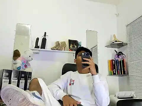 xxKamadevaxx online show from March 18, 2026, 1:36 pm