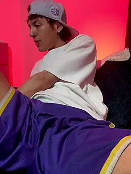 NaytonFreeman online show from November 27, 2025, 11:23 am