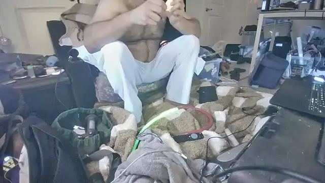 jasoncali305 online show from March 6, 2026, 9:06 am