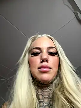 Snapshot of paulinaalatalo chatting on September 16, 2025, 8:32 pm paulinaalatalo online show from September 16, 2025, 8:32 pm