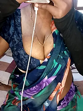 Snapshot of KannadaTamilTeluguBeauty chatting on February 6, 2026, 6:29 am KannadaTamilTeluguBeauty online show from February 6, 2026, 6:29 am