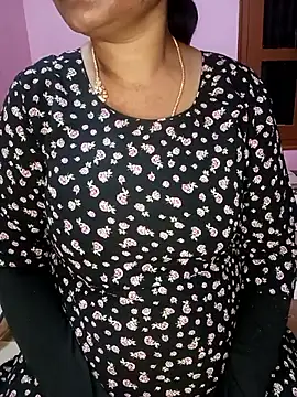 Snapshot of KannadaTamilTeluguBeauty chatting on February 10, 2026, 2:21 pm KannadaTamilTeluguBeauty online show from February 10, 2026, 2:21 pm