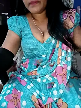 Snapshot of KannadaTamilTeluguBeauty chatting on February 18, 2026, 9:38 am KannadaTamilTeluguBeauty online show from February 18, 2026, 9:38 am