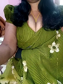 Snapshot of KannadaTamilTeluguBeauty chatting on February 26, 2026, 9:41 am KannadaTamilTeluguBeauty online show from February 26, 2026, 9:41 am