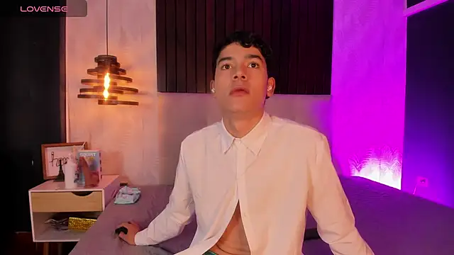 SandroVeyra online show from December 1, 2025, 3:33 am