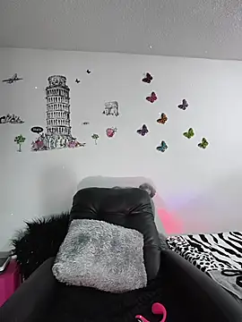 Gabilicious25 online show from November 20, 2025, 9:42 am