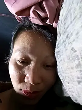 bonnie-00 online show from November 26, 2025, 2:40 pm