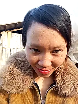 bonnie-00 online show from December 17, 2025, 9:04 am