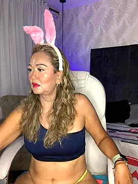 BunnyGlow50 online show from October 19, 2025, 3:07 am