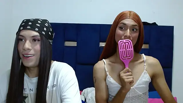 PinkLuna LolaBloom online show from May 15, 2026, 11:45 pm