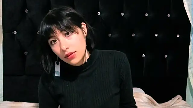 Sullyoonn online show from December 2, 2025, 1:11 am