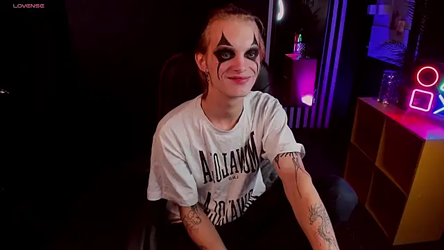 ArchiehalI online show from October 16, 2025, 9:27 pm