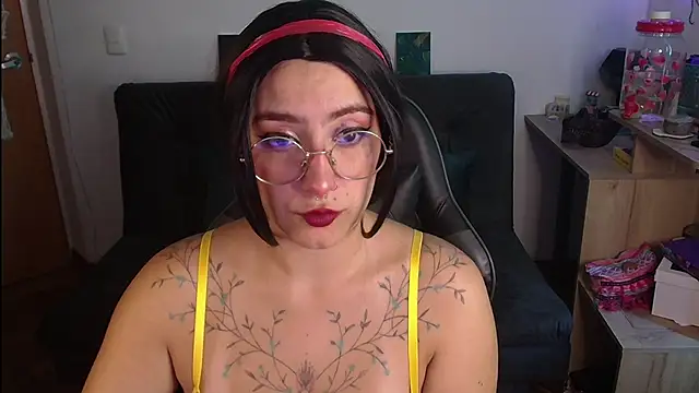 Miacatsito3 online show from October 30, 2025, 9:37 pm