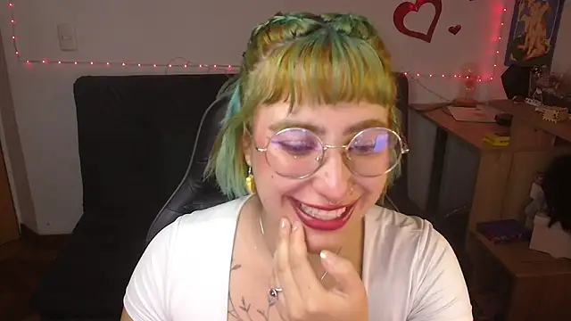 Miacatsito3 online show from July 14, 2026, 1:41 am