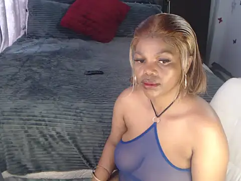 Snapshot of boujee01 chatting on October 31, 2025, 11:22 am boujee01 online show from October 31, 2025, 11:22 am