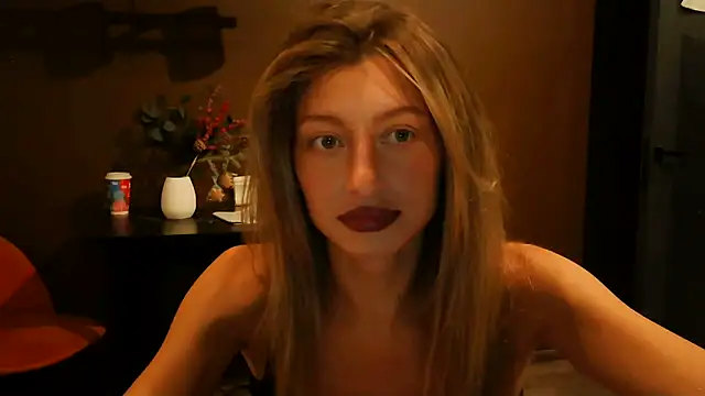 Snapshot of Miralyn chatting on October 3, 2025, 5:32 pm Miralyn online show from October 3, 2025, 5:32 pm