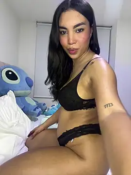 karolaalcendra online show from April 3, 2026, 2:31 am