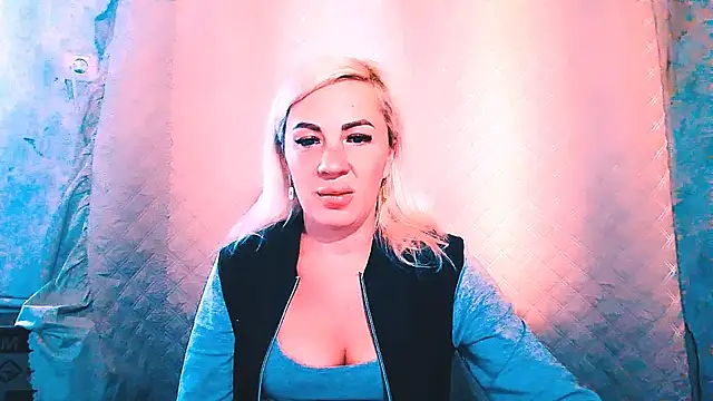 EmmaCat  online show from September 16, 2025, 5:19 am