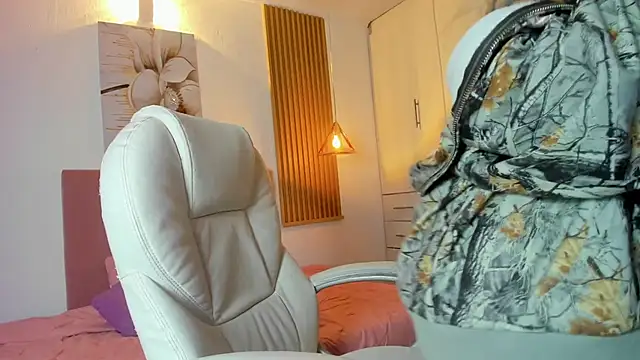 KoraRousee online show from September 13, 2025, 1:00 pm